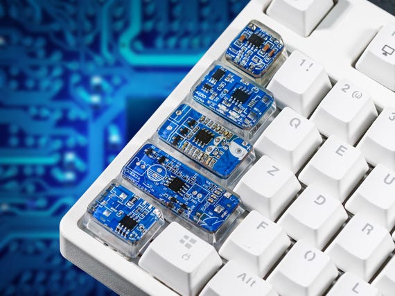 Circuit Board Chip Keycap - Handmade Artisan Keycap Set for MX Cherry Switches - Resin Keycap - Gamers Mechanical Keyboard, Gift for Him by DATKEYstudio