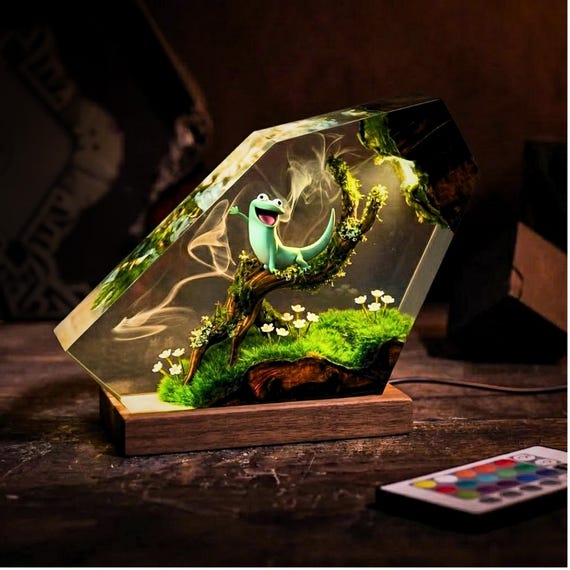 Tom Lizard Resin Lamp, Hoppers Movie Inspired Desk Decor - Epoxy Night Light, Funny Gift by DATKEYstudio